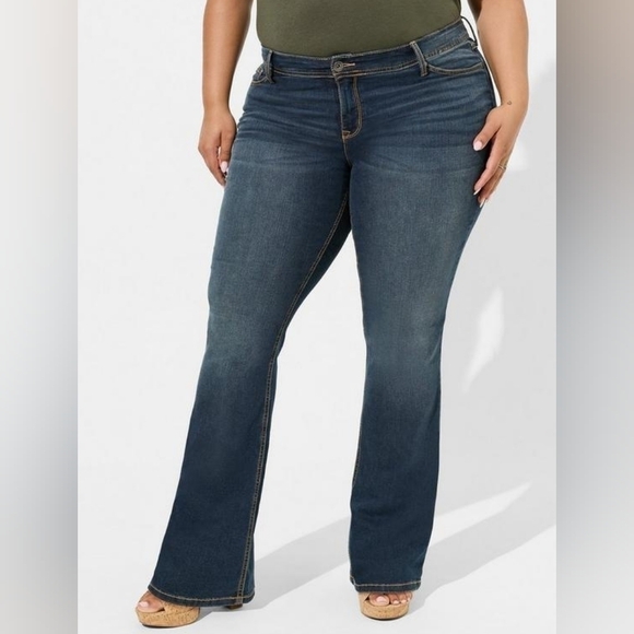 20 - Torrid | Luxe Slim Boot Jean - Super Stretch Medium Wash - Picture 6 of 6